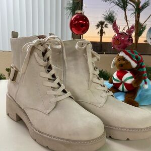 Women's Cream Lace-Up Ankle Boots